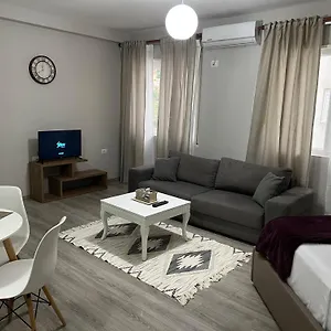 Oslo , Wlora Albania